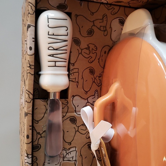 Rae Dunn Fall themed Peanuts Harvest Brie Baker and Cheese Knife set NWT - Picture 3 of 5